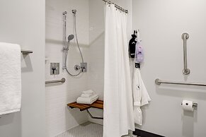 Archer Hotel Boston/Burlington