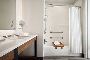 Archer Hotel Boston/Burlington