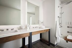 Archer Hotel Boston/Burlington