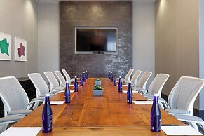 Archer Hotel Boston/Burlington