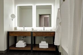 Archer Hotel Boston/Burlington