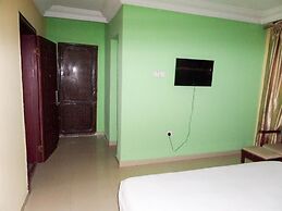 Golden Bird Hotel & Suites
