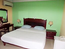 Golden Bird Hotel & Suites