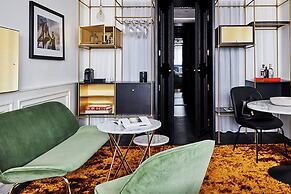 Roomers Munich, Autograph Collection