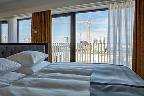 Roomers Munich, Autograph Collection