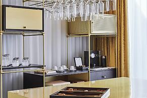 Roomers Munich, Autograph Collection