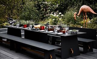 Roomers Munich, Autograph Collection