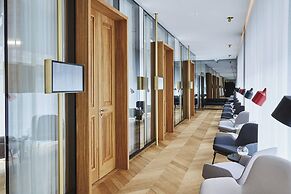 Roomers Munich, Autograph Collection