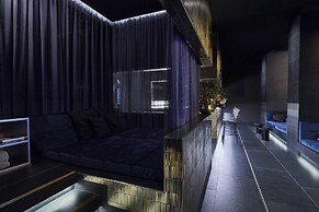 Roomers Munich, Autograph Collection