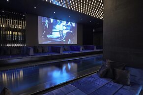 Roomers Munich, Autograph Collection