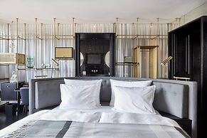 Roomers Munich, Autograph Collection