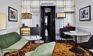 Roomers Munich, Autograph Collection