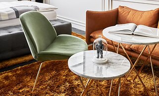 Roomers Munich, Autograph Collection