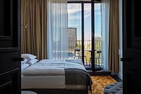 Roomers Munich, Autograph Collection