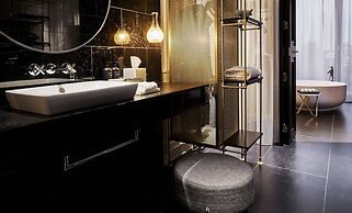 Roomers Munich, Autograph Collection