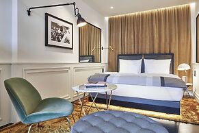 Roomers Munich, Autograph Collection