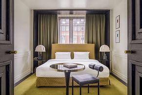 Roomers Munich, Autograph Collection