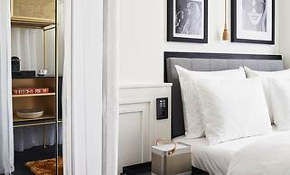 Roomers Munich, Autograph Collection