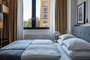 Roomers Munich, Autograph Collection