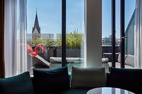 Roomers Munich, Autograph Collection