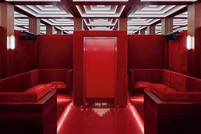 Roomers Munich, Autograph Collection