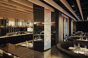 Roomers Munich, Autograph Collection