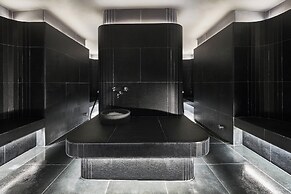 Roomers Munich, Autograph Collection