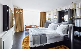 Roomers Munich, Autograph Collection