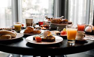 Roomers Munich, Autograph Collection