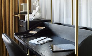 Roomers Munich, Autograph Collection