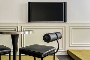 Roomers Munich, Autograph Collection