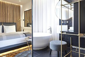 Roomers Munich, Autograph Collection