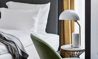 Roomers Munich, Autograph Collection