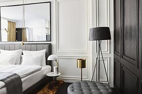 Roomers Munich, Autograph Collection