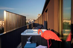 Roomers Munich, Autograph Collection