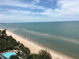 Sandy Beach Condo 17D