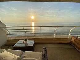 Sandy Beach Condo 17D