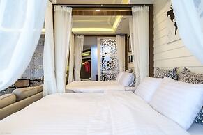 Sandy Beach Condo 17D