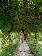 Rai Fahpratan Home and Garden