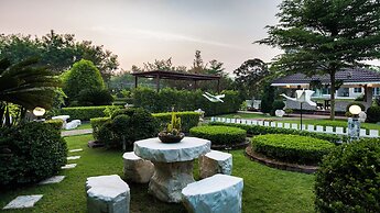 Rai Fahpratan Home and Garden