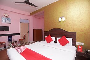 Capital O 6077 Hotel Ashraya