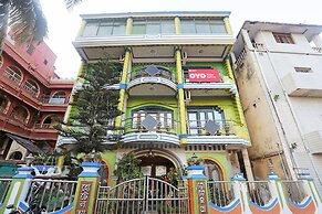 Capital O 6077 Hotel Ashraya