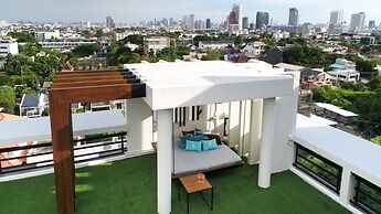 SiRi Ratchada Bangkok