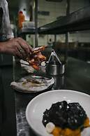 General Roberts Hotel