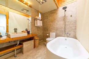 C'est La Vie Boutique Inn