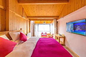 C'est La Vie Boutique Inn