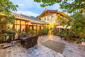 C'est La Vie Boutique Inn