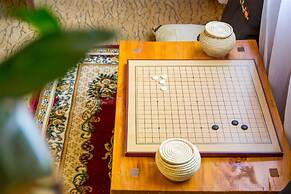 C'est La Vie Boutique Inn