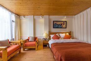 C'est La Vie Boutique Inn