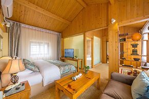 C'est La Vie Boutique Inn